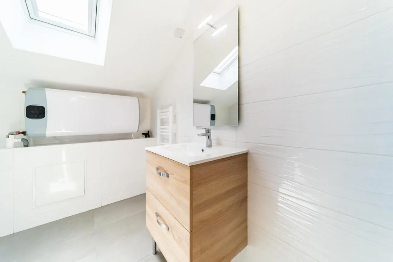 Le Pelisson 6 People Functional Gratte Ciel Apartment Villeurbanne
